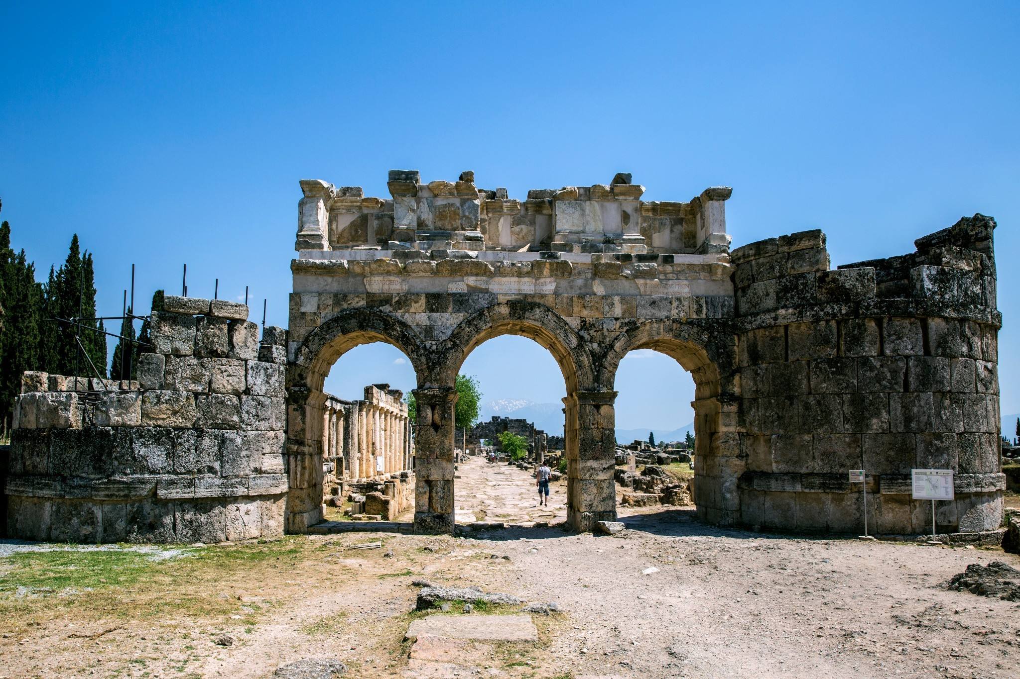 希拉波里斯古城遗迹游览